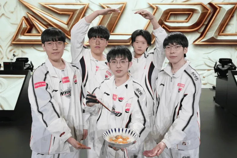 连输两局0-2落后WBG，身处悬崖的AL还有机会吗？